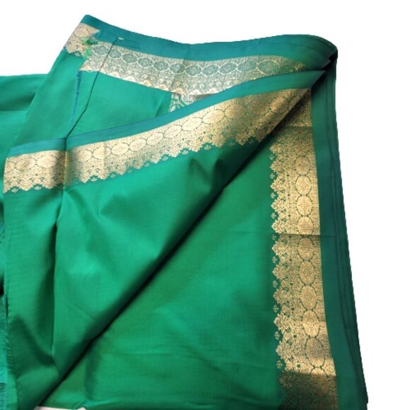 Green Saree with a Gold Border and Gold Accents- Unstitched- NEW - Picture 5 of 14